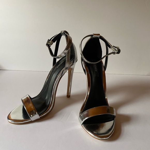 Forever 21 silver heeled sandal - Picture 3 of 7